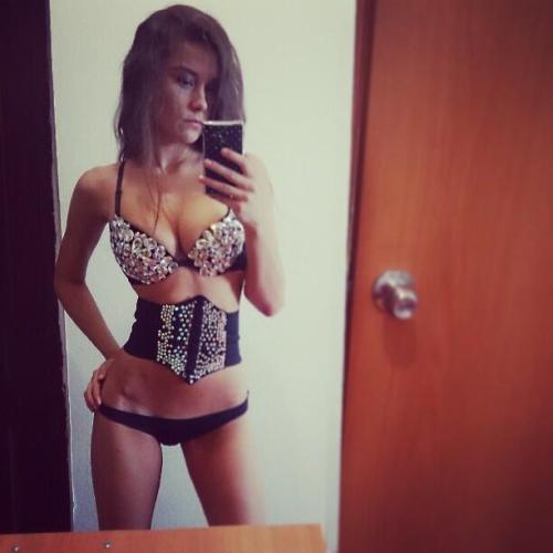 Gebze Evi Olan Saksocu Grup Yapan Escort Bayan Dicle - Image 1